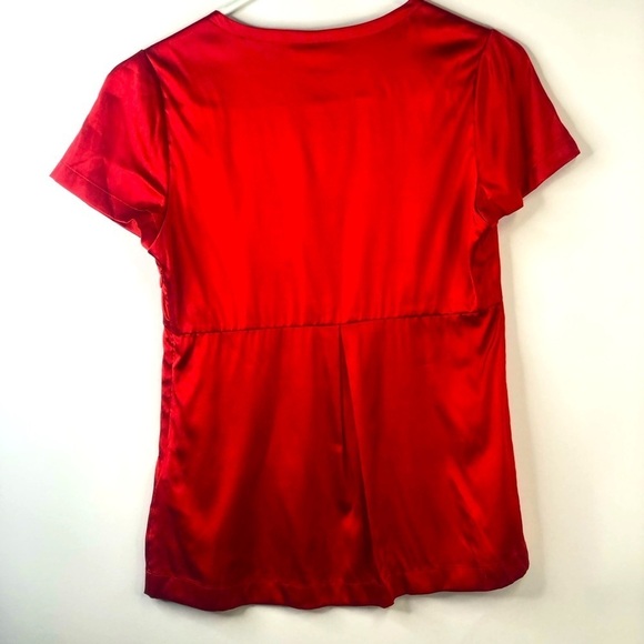 Banana Republic red satin silk short sleeve v neck top sz 0 - Picture 4 of 10